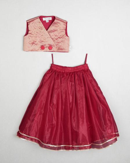 Angharka Top an Skirt